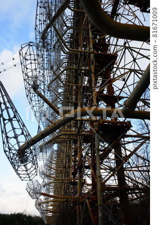 Duga is a Soviet over-the-horizon radar station for an early detection system for ICBM launches. 81671009