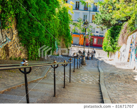 巴黎街角蒙馬特爾 巴黎街角蒙馬特爾 81671707