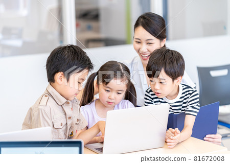 IT education photography cooperation: Japanese language school attached to Chuo Technical School IT education photography cooperation: Japanese language school attached to Chuo Technical School 81672008