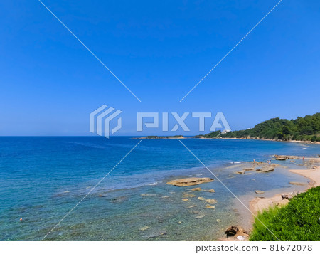 The beach of Katakolon The beach of Katakolon 81672078