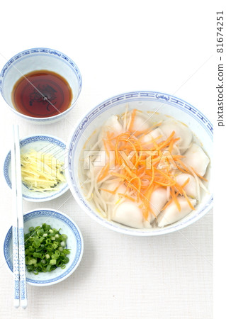 Condiments and boiled dumplings Condiments and boiled dumplings 81674251