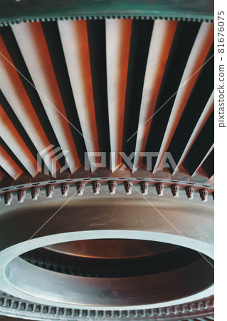 Internal design of a gas turbine plant for generating energy. 81676075