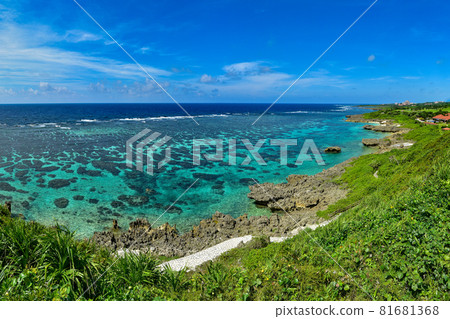 Beautiful seascape of Miyakojima Imgya Marine Garden 81681368