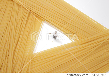 a Spaghetti pasta with the chef figure 81681966