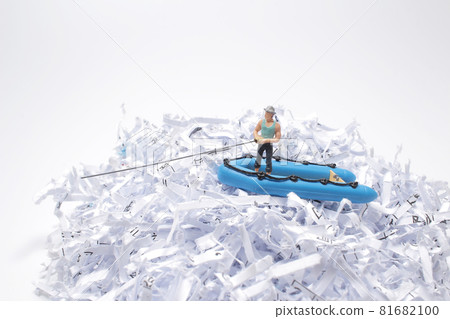 a mini figure fish on Paper Strips a mini figure fish on Paper Strips 81682100