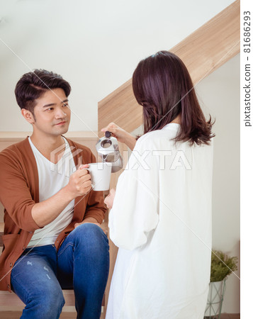 In 2015, a woman from Asia who was a descendant of Asia and a man from Asia wrote a book of books written by a woman who lived in Asia and enjoyed her life as a layman. 81686293