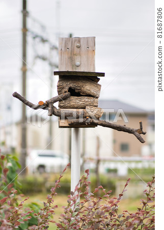 Garden with birdhouses 81687806