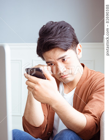 在亞洲，很多人已經筋疲力盡，聰明的雙手卻在使用。 81690388