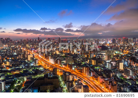 《大阪府》大阪黃昏夜景 81690695