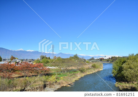 松島大橋/從奈良井川眺望北阿爾卑斯山（長野縣松本市） [2019.11] 81691251