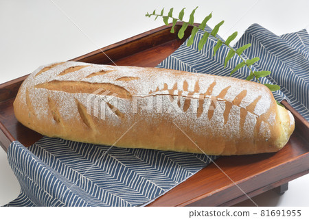 自製的法式脆皮麵包 81691955