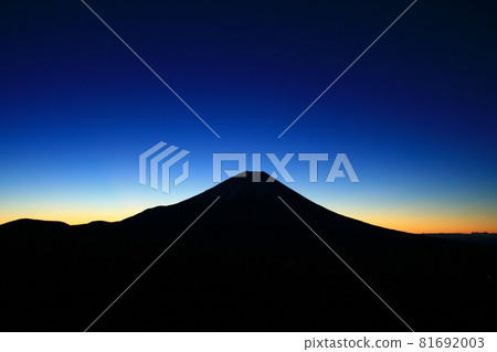 藍色時刻富士山 81692003