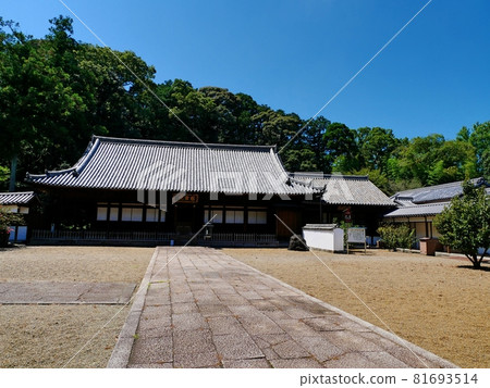 成六寺正殿（廣角） 81693514