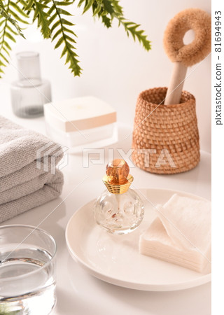 Bathroom view with perfume bottle 81694943