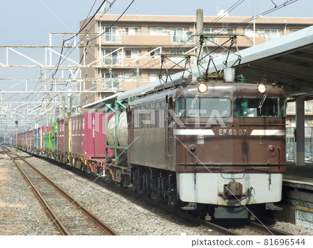 EF65 57號貨櫃貨運列車 EF65 57號貨櫃貨運列車 81696544