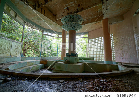 Abandoned Hotel Oyabu, Hokuto City, Yamanashi Prefecture 81698947