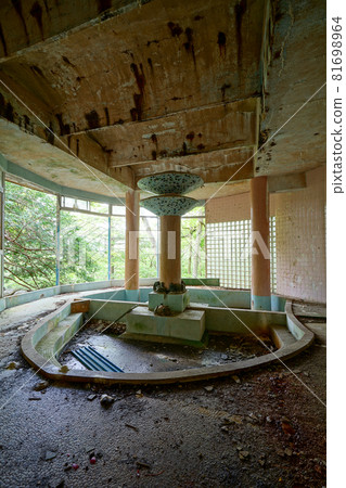 Abandoned Hotel Oyabu, Hokuto City, Yamanashi Prefecture 81698964