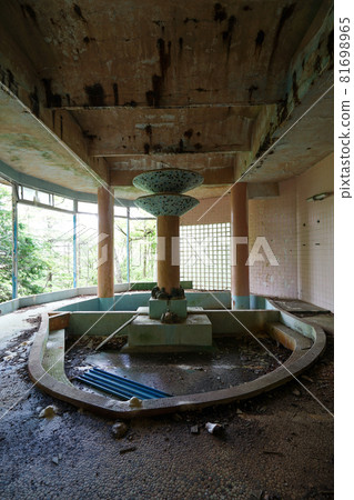 Abandoned Hotel Oyabu, Hokuto City, Yamanashi Prefecture 81698965