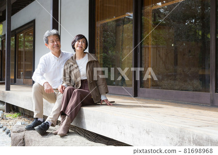 Senior couple trip A good couple who talks about memories that came on the porch Senior couple trip A good couple who talks about memories that came on the porch 81698968