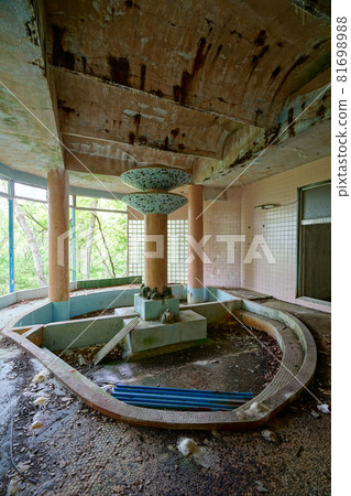Abandoned Hotel Oyabu, Hokuto City, Yamanashi Prefecture Abandoned Hotel Oyabu, Hokuto City, Yamanashi Prefecture 81698988
