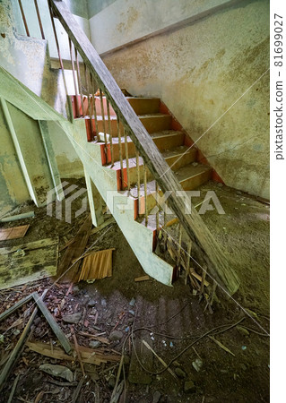 Abandoned Hotel Oyabu, Hokuto City, Yamanashi Prefecture Abandoned Hotel Oyabu, Hokuto City, Yamanashi Prefecture 81699027