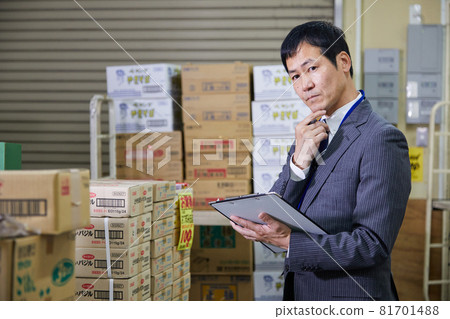 超市庫存倉庫後院 81701488