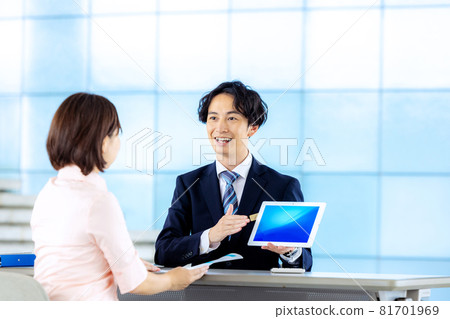 Counter male businessman Counter male businessman 81701969