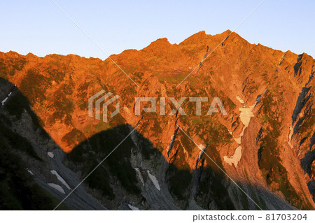 Hotaka mountain range dyed in Morgenroth Hotaka mountain range dyed in Morgenroth 81703204