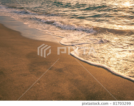夕陽反射的海灘 夕陽反射的海灘 81703299