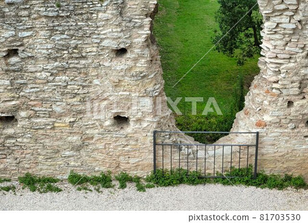 Ruins of roman villa Grottoes of Catullus in sirmione at lake garda in itlay Ruins of roman villa Grottoes of Catullus in sirmione at lake garda in itlay 81703530