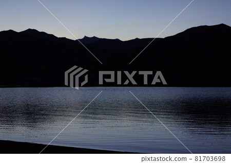 印度班公錯（湖）的黎明 81703698