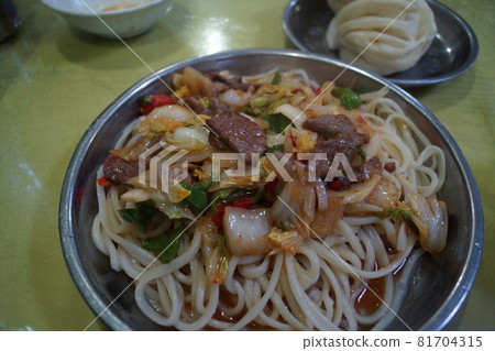 Lamb noodles, the national dish of the Xinjiang Uyghur Autonomous Region 81704315