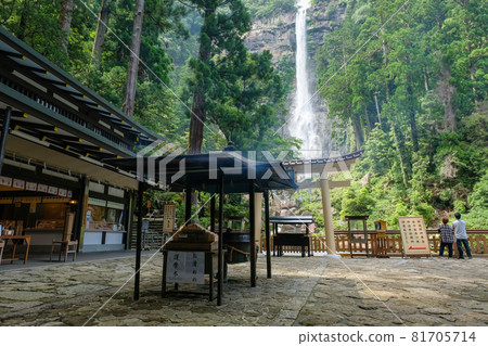 和歌山縣那智勝浦町熊野那智大社、那智瀑布、瀧神社境內 81705714