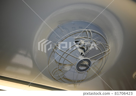日本國鐵時代列車內的電風扇 日本國鐵時代列車內的電風扇 81706423
