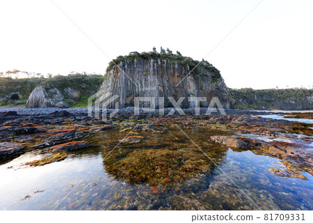 Columnar jointing, columnar jointing, coast, coastal area, cliff, precipice, half-moon, seaside, Columnar jointing, columnar jointing, coast, coastal area, cliff, precipice, half-moon, seaside, 81709331