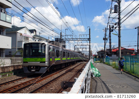 Scenery near Meidaimae on the Keio Line 81713260