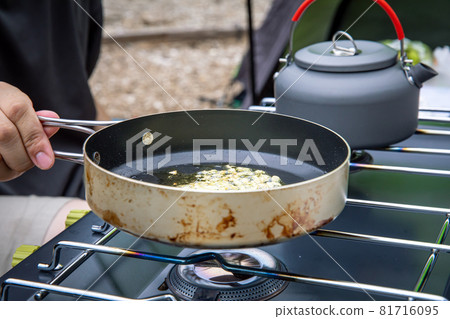 Camping, outdoor, auto camping, garlic dishes Camping, outdoor, auto camping, garlic dishes 81716095