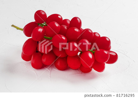 Picking fresh grape Muscat Fruit Muscat of Alexandria 81716295