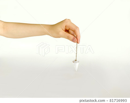 Crystal pendulum dowsing 81716993