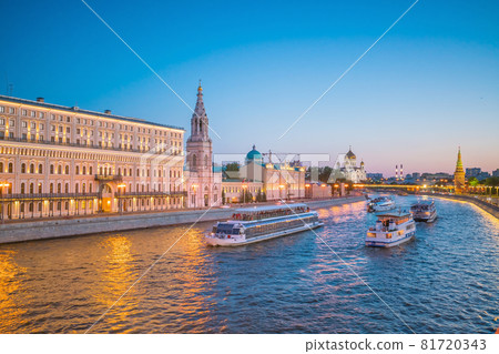 Panoramic view of the Moscow river and the Kremlin Panoramic view of the Moscow river and the Kremlin 81720343