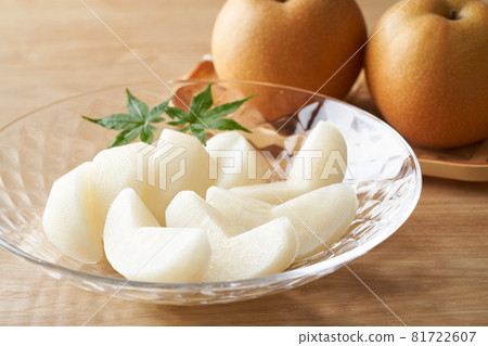 Cut pear (Toyomizu) Cut pear (Toyomizu) 81722607