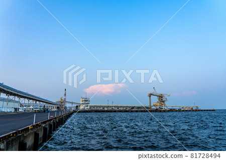 三重縣四日市港的港口設施和海域 81728494