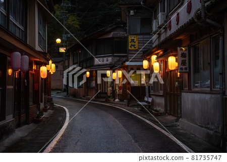 Sendai Taki Onsen Town in the darkness 81735747