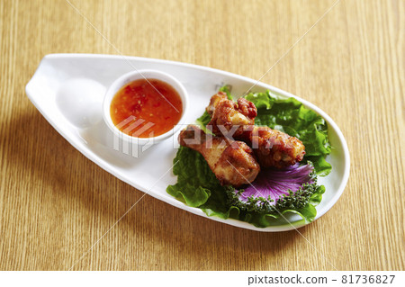 Grilled chicken wings Grilled chicken wings 81736827
