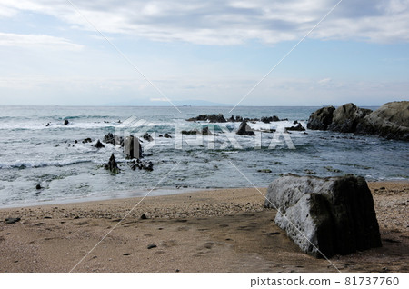View of Mt. Mihara, Izu Oshima in the distance from Shirahama Sheer Cliff (Minamiboso City, Chiba Prefecture) 81737760