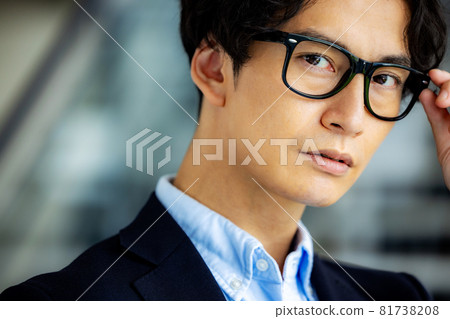 工程師男 81738208