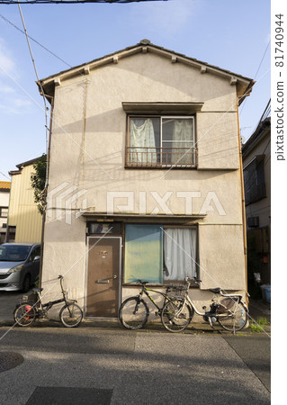 Old Japanese wooden two-story house/small house/detached house/Showa era architecture 81740944