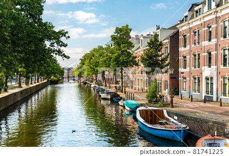 Typical architecture of Amsterdam in the Netherlands 81741225