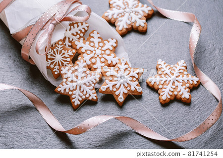 gingerbread snowflakes cookies on napkin gingerbread snowflakes cookies on napkin 81741254