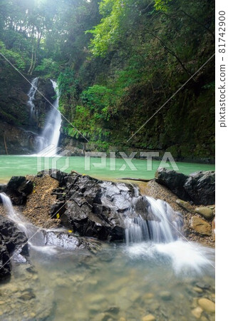 香魚蓋裡瀑布③【香川縣三豐市齋田町】 香魚蓋裡瀑布③【香川縣三豐市齋田町】 81742900